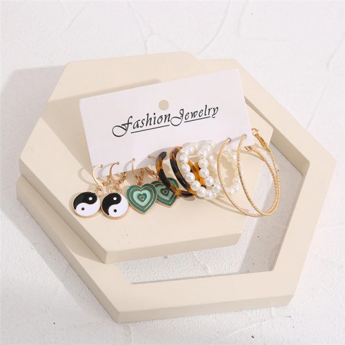 Arihant Jewellery For Women Gold-Plated Gold Toned Drop Earrings