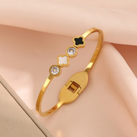 Arihant Stainless Steel Gold Plated Mother Of Pearls Leaf Clover Bracelet