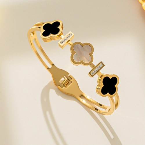 Arihant Stainless Steel Gold Plated Mother Of Pearls Three Clover Leaf Irish Design Bracelet
